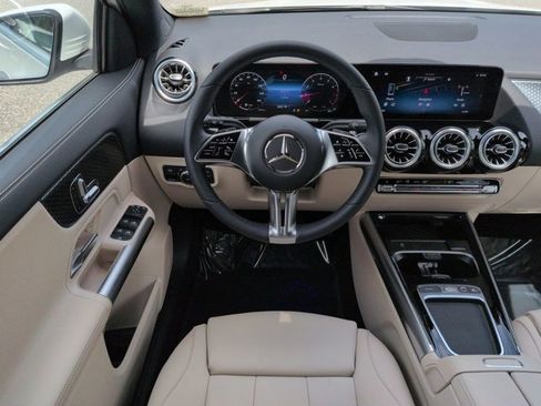 Certified 2025 Mercedes-Benz GLA 250 image 16