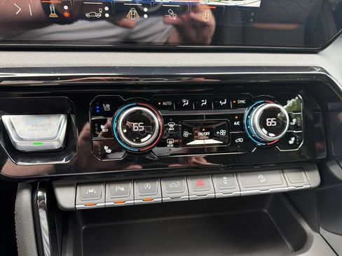 New 2026 GMC Sierra 1500 AT4 w/ AT4 Premium Package AWD/4WD image 19