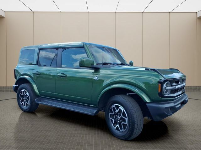 Used 2025 Ford Bronco Outer Banks AWD/4WD image 5