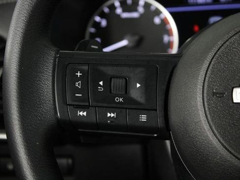 Certified 2024 Nissan Rogue SV FWD image 27