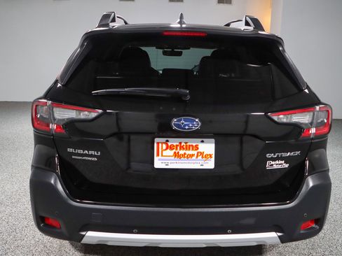 Used 2023 Subaru Outback Limited AWD/4WD image 8