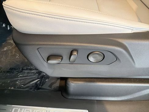 New 2026 Chevrolet Suburban Premier w/ Sun And Tow Package image 24