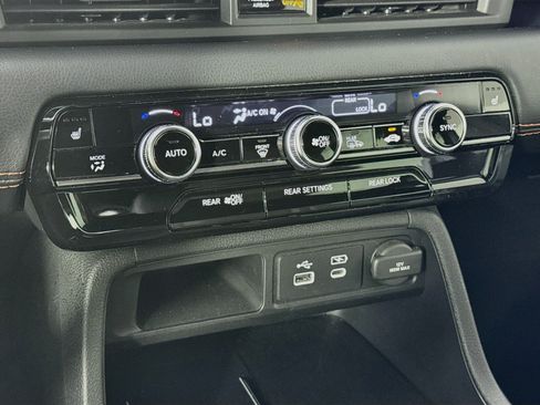 Certified 2025 Honda Pilot TrailSport image 15