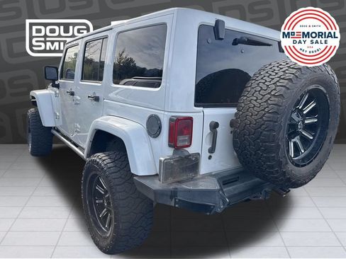 Used 2014 Jeep Wrangler Unlimited Sahara AWD/4WD image 4
