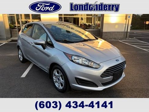 Used 2016 Ford Fiesta SE w/ Cold Weather Package FWD image 1