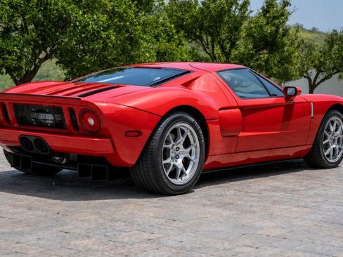 Used 2005 Ford GT RWD image 5