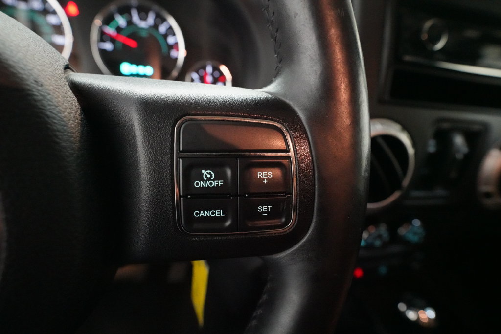 Used 2013 Jeep Wrangler Unlimited Sahara w/ Connectivity Group AWD/4WD image 18