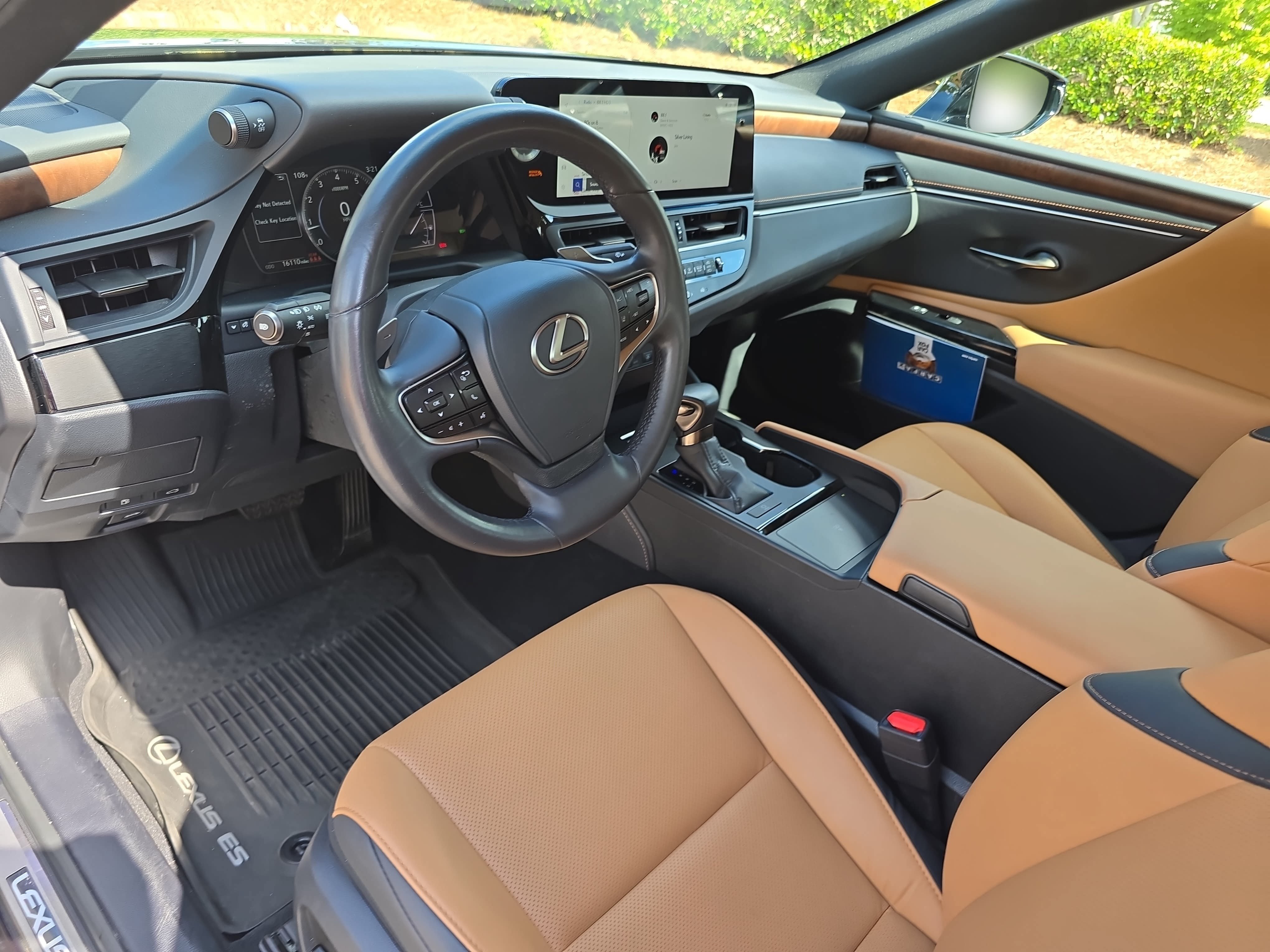 Used 2025 Lexus ES 350 w/ Premium Package FWD image 16