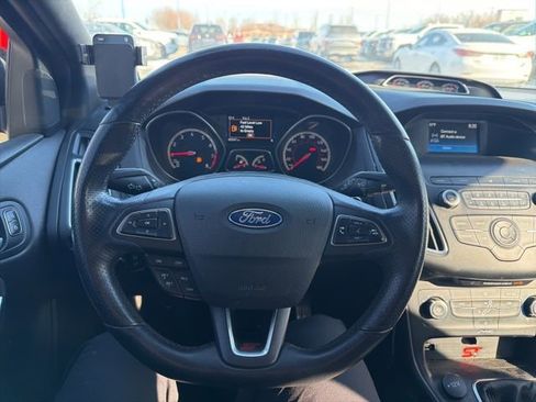Used 2018 Ford Focus ST image 19