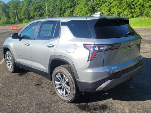 New 2026 Chevrolet Equinox LT w/ Convenience Package II FWD image 9