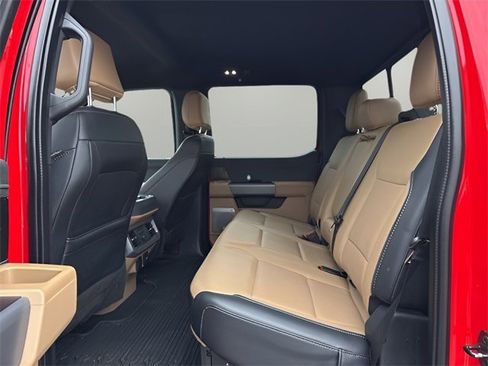 Used 2023 Ford F250 Lariat w/ Chrome Package image 19