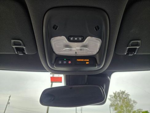 Used 2022 Chevrolet TrailBlazer RS w/ Technology Package FWD image 36