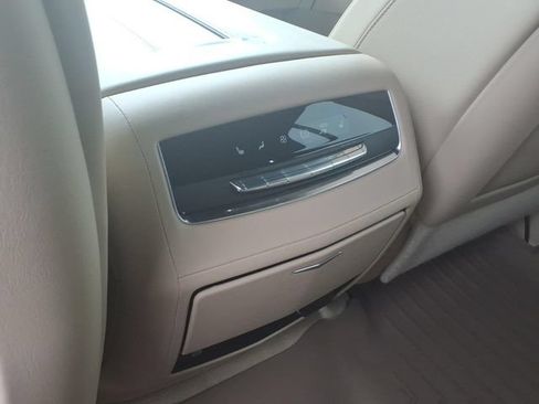 Used 2023 Cadillac Escalade ESV Premium Luxury AWD/4WD image 19