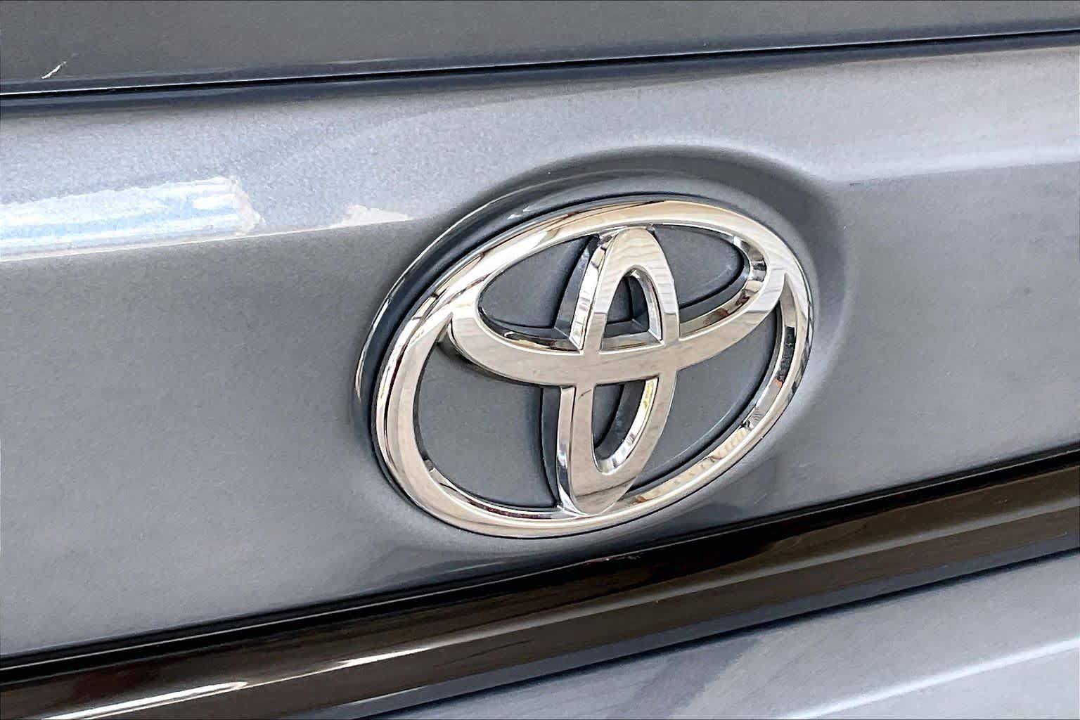 Used 2025 Toyota Corolla SE FWD image 31