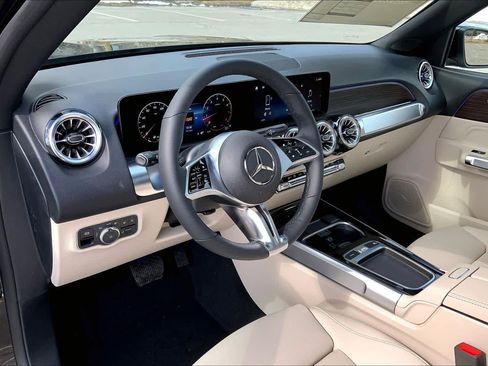 New 2026 Mercedes-Benz GLB 250 GLB 250 image 9