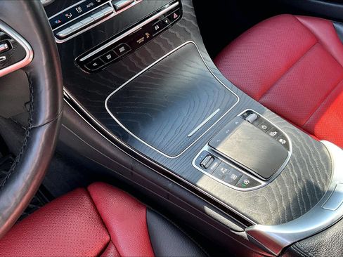 Used 2021 Mercedes-Benz GLC 300 4MATIC Coupe image 18
