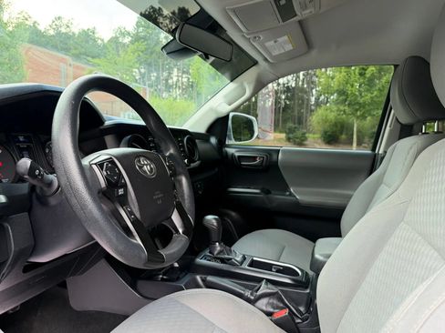 Used 2021 Toyota Tacoma SR w/ SR Convenience Package RWD image 17