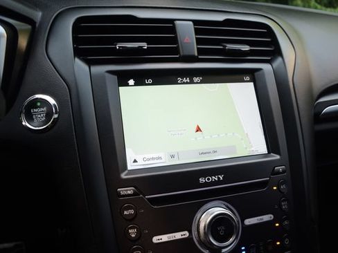 Used 2017 Ford Fusion Titanium FWD image 9