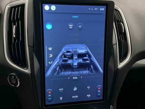 New 2024 Ford Edge SE image 17