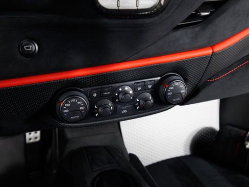 Used 2020 Ferrari 488 Pista Coupe image 27