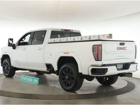 Used 2025 GMC Sierra 2500 AT4 w/ Technology Package image 8