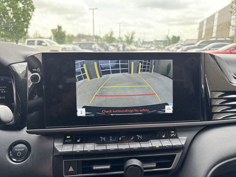 Used 2025 Toyota Camry XSE image 26