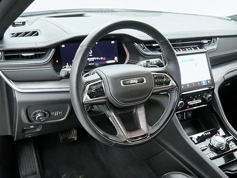 Used 2022 Jeep Grand Cherokee L Overland w/ Advanced Protech Group III image 14