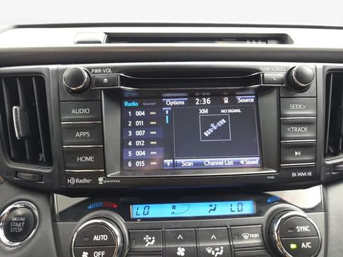 Used 2018 Toyota RAV4 XLE FWD image 22