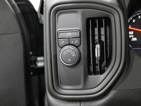 Used 2025 Chevrolet Silverado 1500 W/T w/ WT Value Package RWD image 9