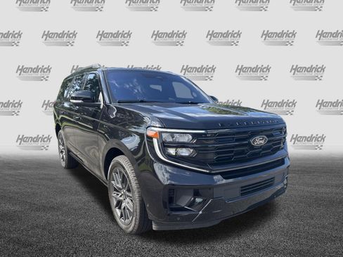 Used 2025 Ford Expedition Platinum w/ Stealth Performance Package AWD/4WD image 2