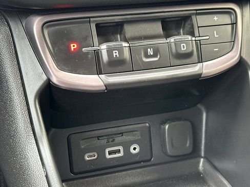 Certified 2022 GMC Terrain AT4 w/ Infotainment Package II AWD/4WD image 30
