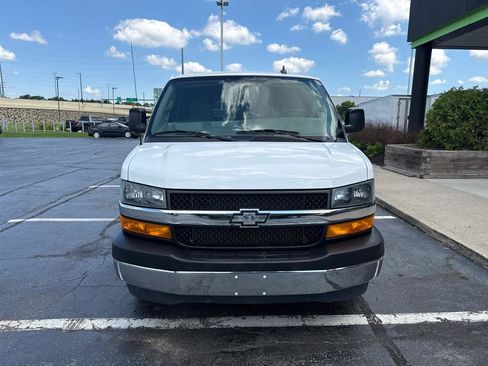 Used 2018 Chevrolet Express 2500 LT w/ LT Preferred Equipment Group RWD image 3