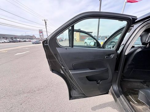Used 2017 Chevrolet Equinox LS AWD/4WD image 25