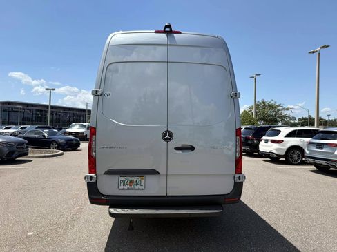 Used 2025 Mercedes-Benz Sprinter 3500 image 8