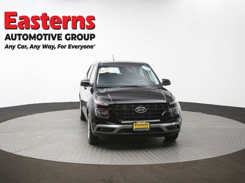 Used 2025 Hyundai Venue SE image 51