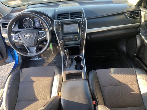 Used 2017 Toyota Camry SE w/ Moonroof Package image 17