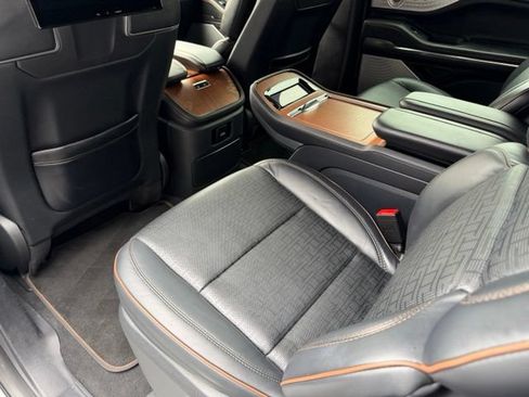 Used 2025 Lincoln Navigator L Black Label AWD/4WD image 36