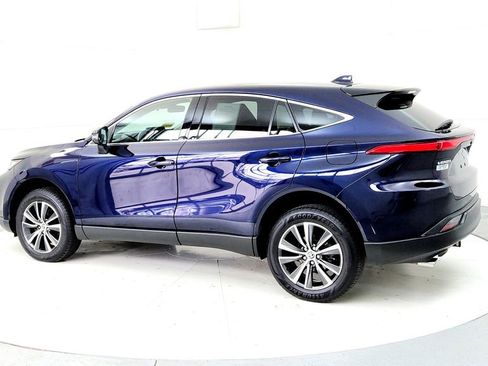 Certified 2023 Toyota Venza LE AWD/4WD image 4