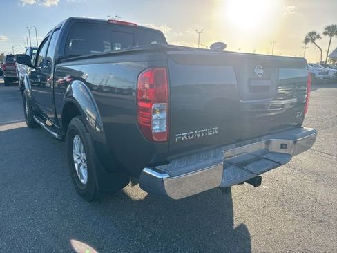 Used 2017 Nissan Frontier SV image 5
