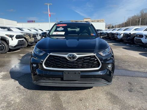 Used 2022 Toyota Highlander XLE image 8