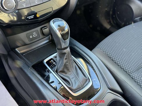 Used 2022 Nissan Rogue Sport S AWD/4WD image 25