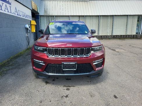 Used 2024 Jeep Grand Cherokee Limited AWD/4WD image 4