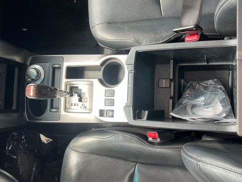 Used 2019 Toyota 4Runner Limited AWD/4WD image 34
