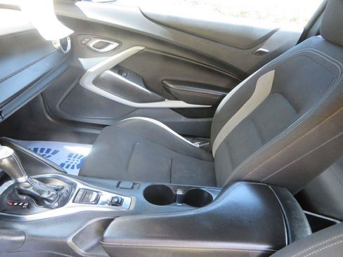 Used 2022 Chevrolet Camaro LT RWD image 21
