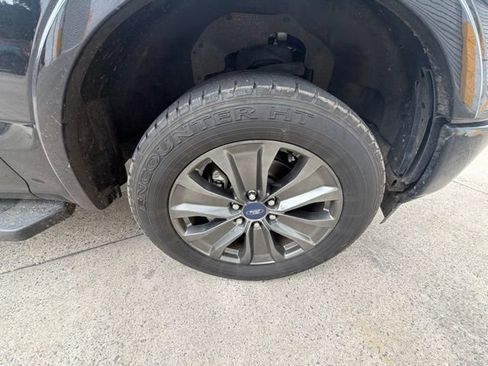 Used 2018 Ford F150 XLT w/ Equipment Group 302A Luxury AWD/4WD image 19