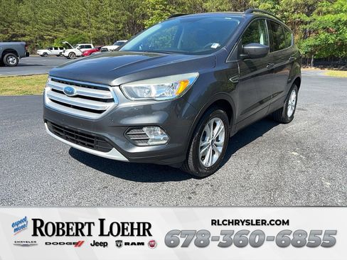 Used 2018 Ford Escape SE FWD image 1