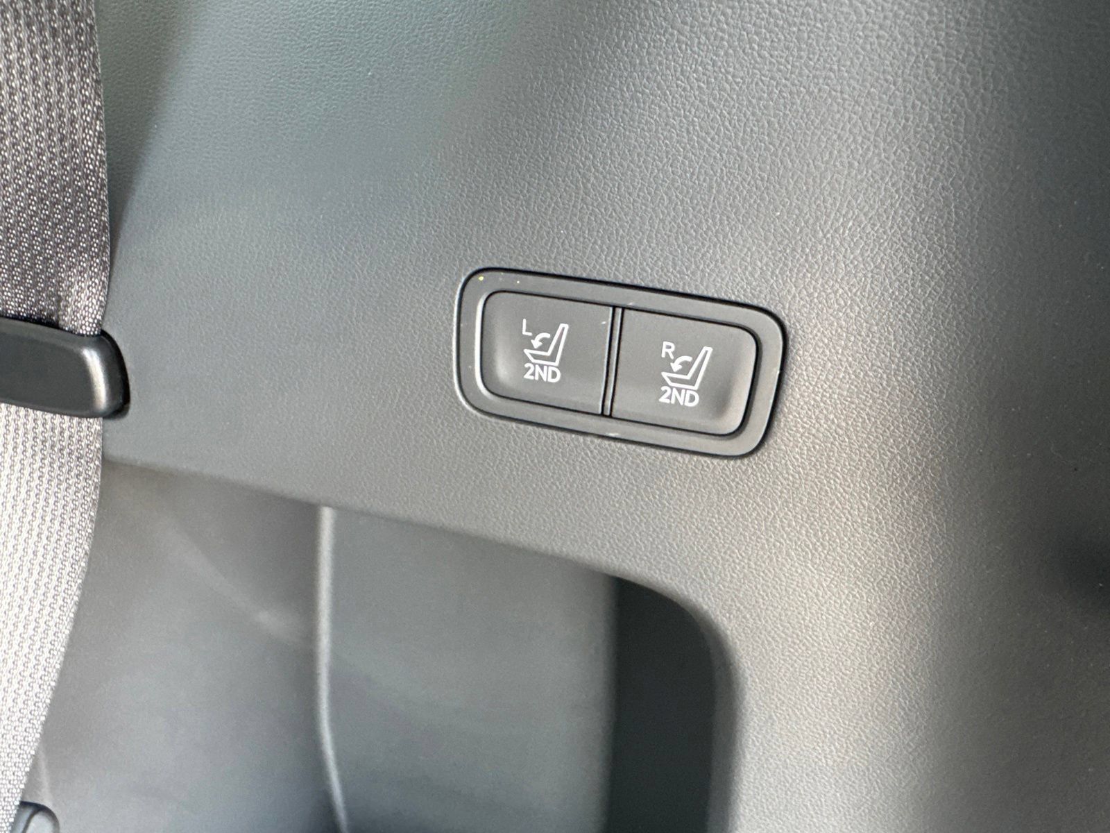 Certified 2026 Hyundai Santa Fe SE FWD image 14