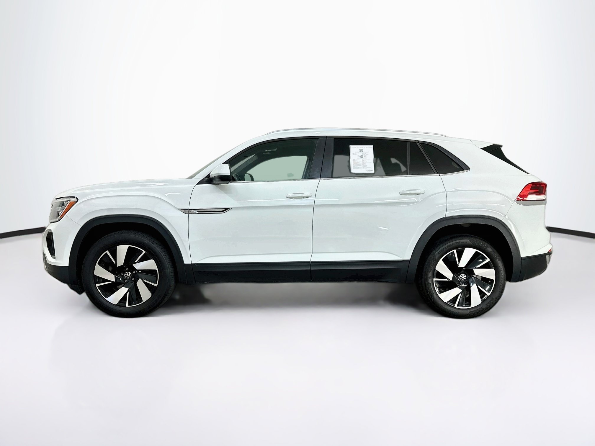 Used 2024 Volkswagen Atlas Cross Sport SE AWD/4WD image 4