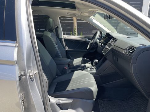 Used 2024 Volkswagen Tiguan SE AWD/4WD image 11
