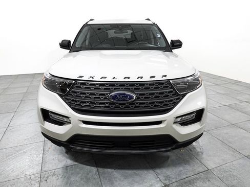 Used 2024 Ford Explorer XLT w/ Equipment Group 202A AWD/4WD image 2